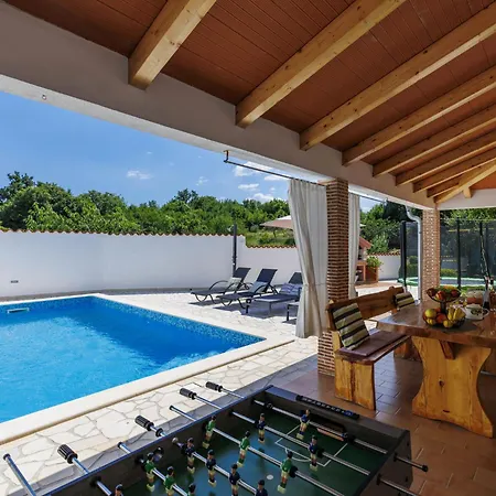 Nevenka By Interhome *