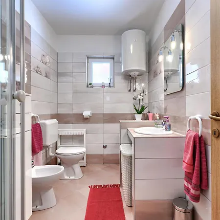 Nevenka By Interhome *