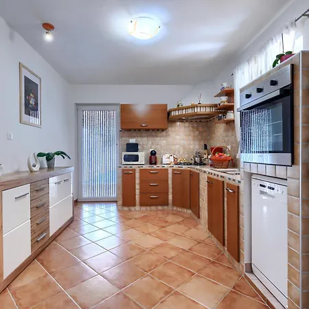 Nevenka By Interhome *