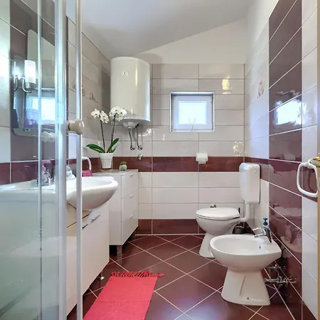 Nevenka By Interhome *